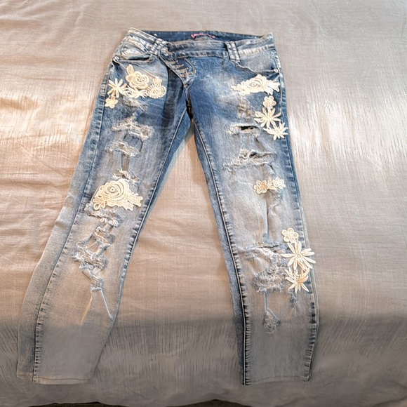 Size 27 skinny jeans - Picture 1 of 2